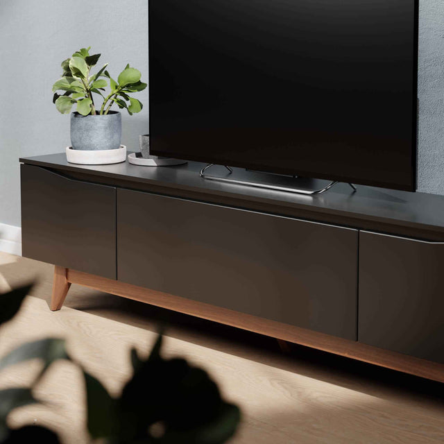 Rack Flynt para TVs até 75 Polegadas 3 Portas 220 cm Preto com Natural