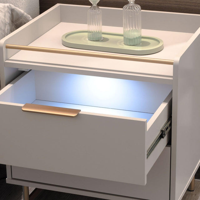 Mesa de Cabeceira c/ 2 Gavetas Yves Off White com Dourado