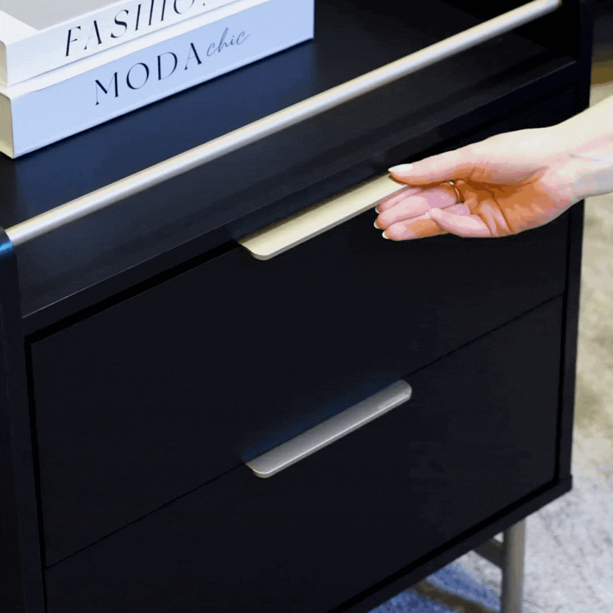 Mesa de Cabeceira c/ 2 Gavetas Yves Preto com Champanhe