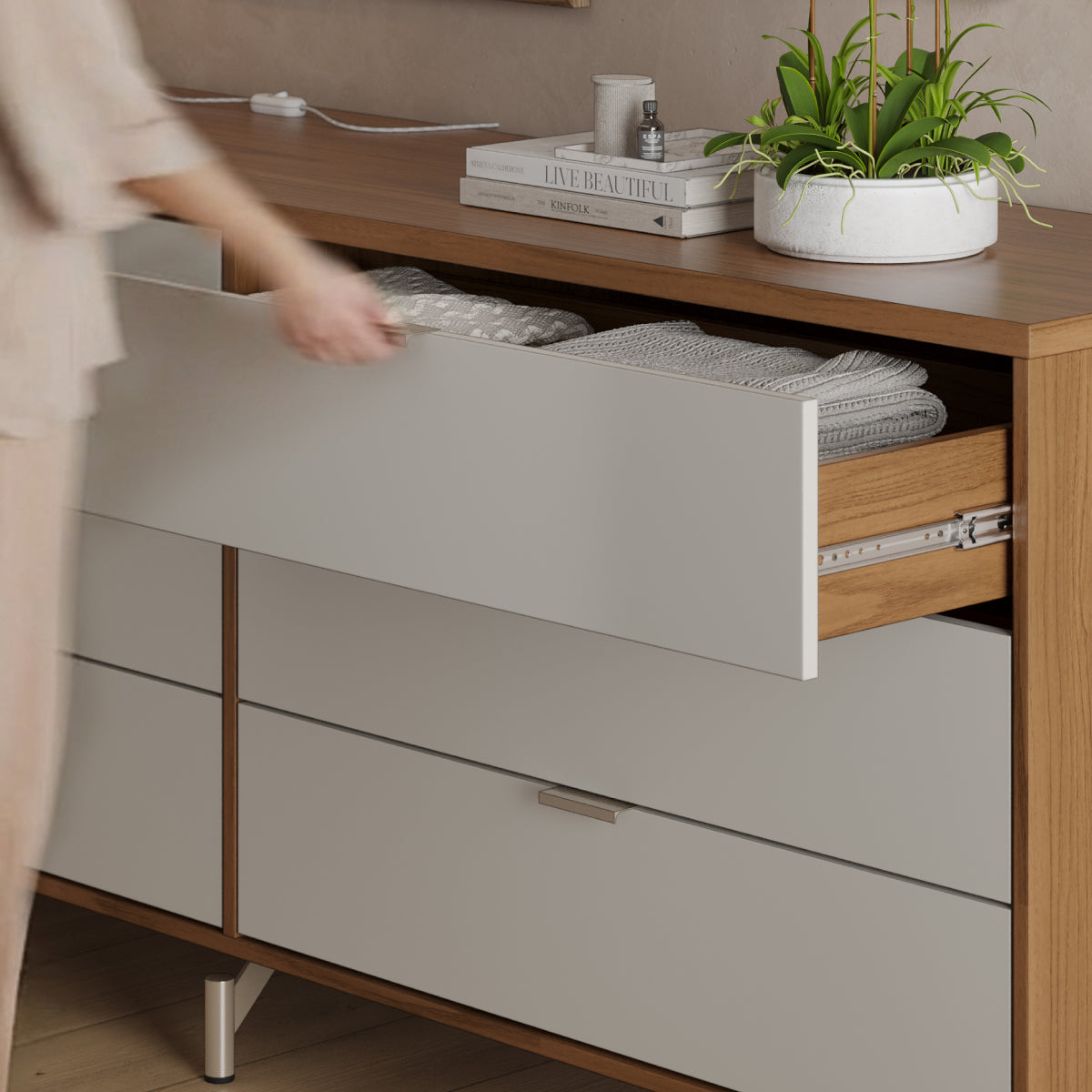 Cômoda com 6 Gavetas e 2 Mesas de Cabeceira Glow Off White Fosco com Champanhe