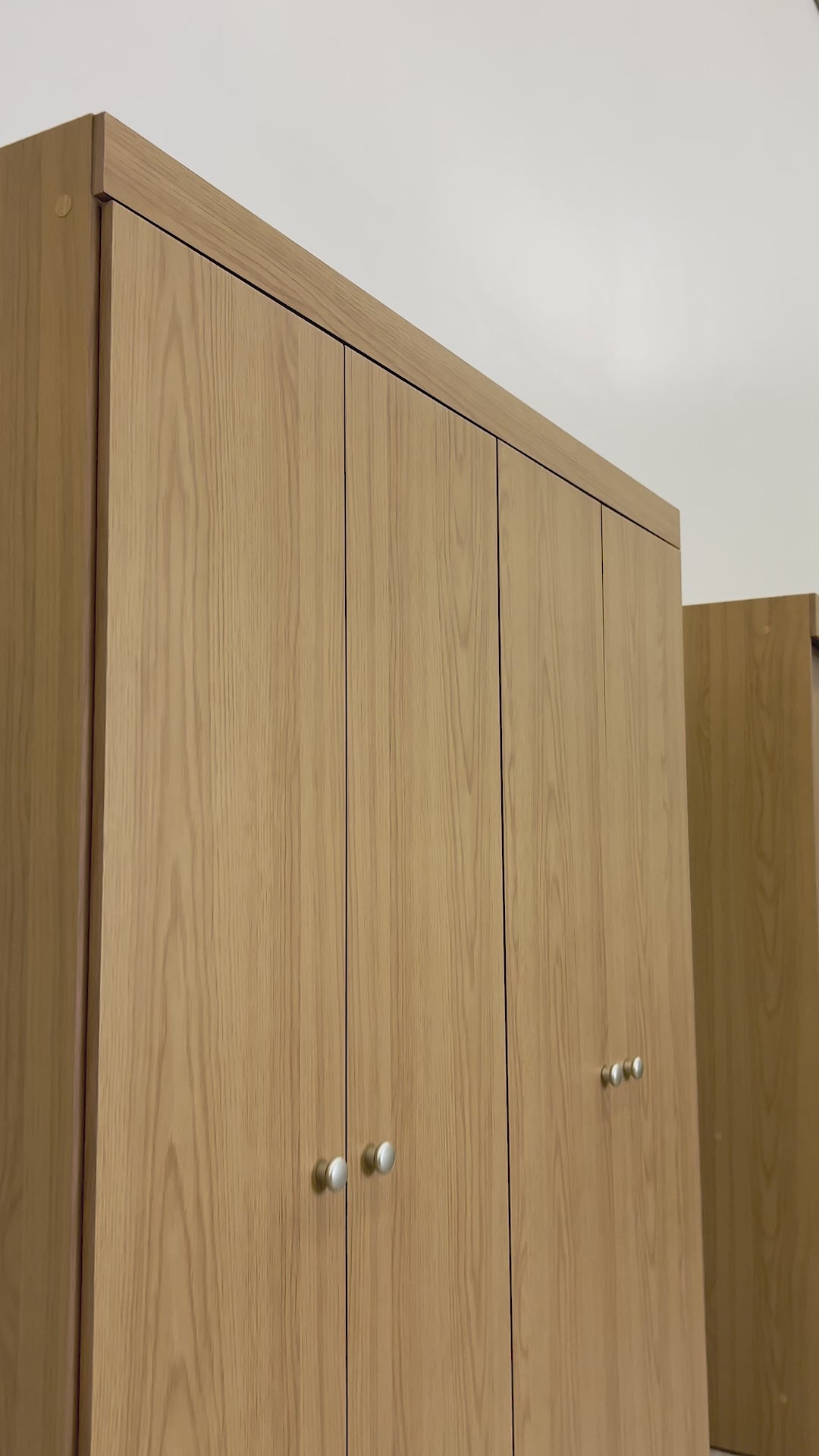 Guarda Roupa Solteiro 4 Portas Renzo 135cm Carvalho com Off White