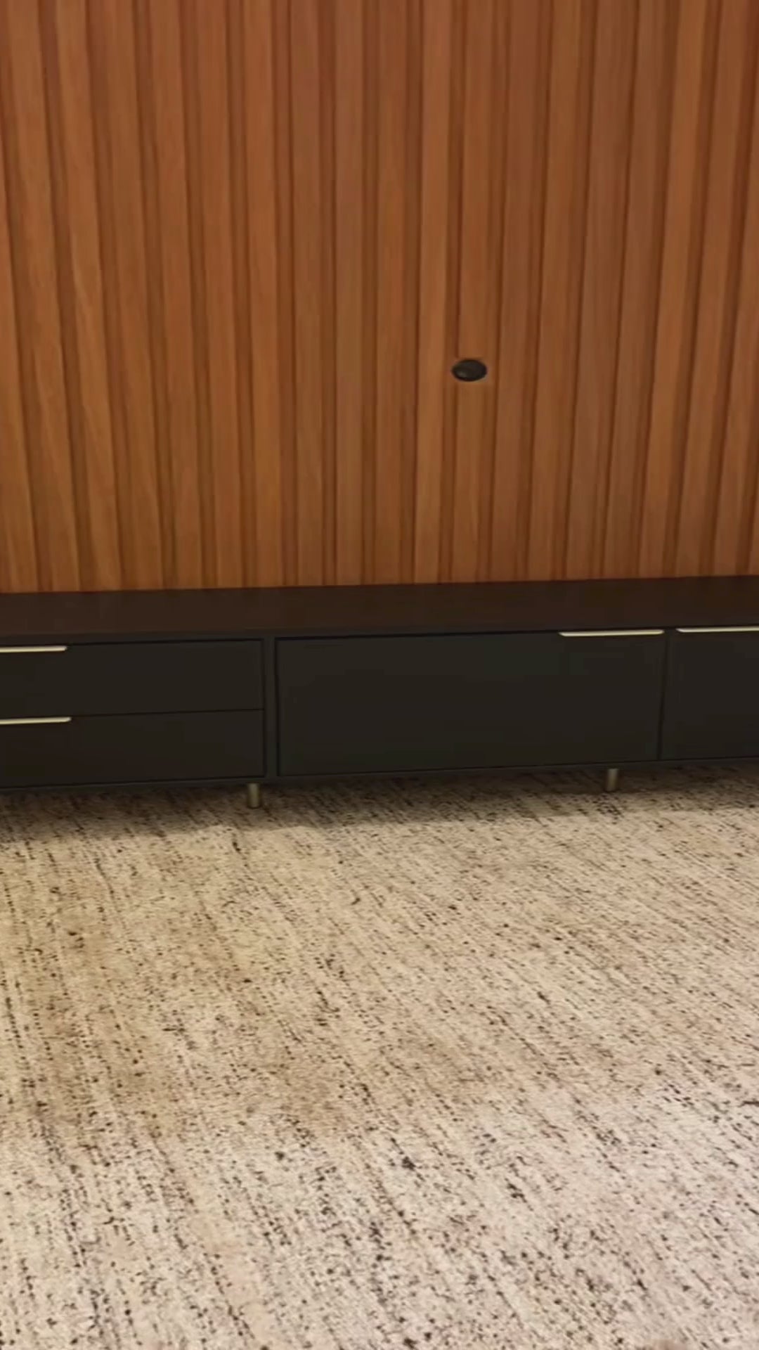 Rack para TVs até 75 Polegadas Yves 184 cm Preto Fosco com Champanhe