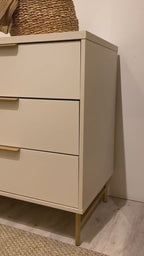 Cômoda 6 Gavetas Yves 135cm Off White com Dourado