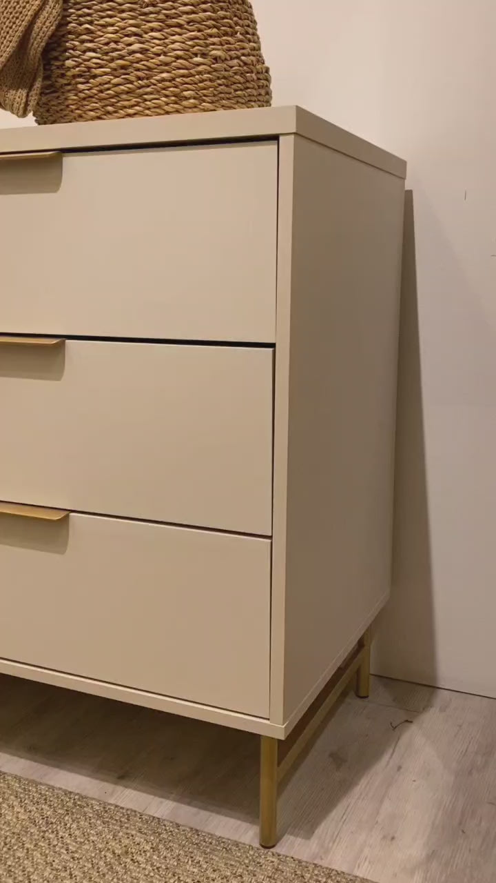 Cômoda 6 Gavetas Yves 135cm Off White com Dourado