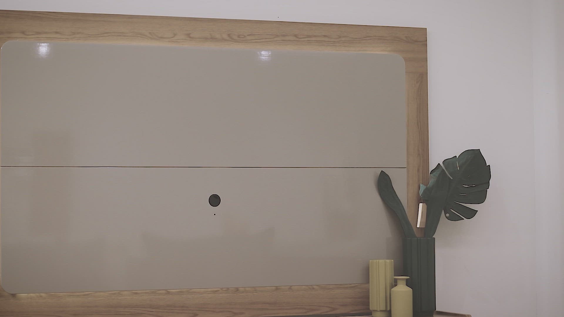 Painel para TVs até 75 Polegadas Oslo 220cm Off White Fosco com Canella