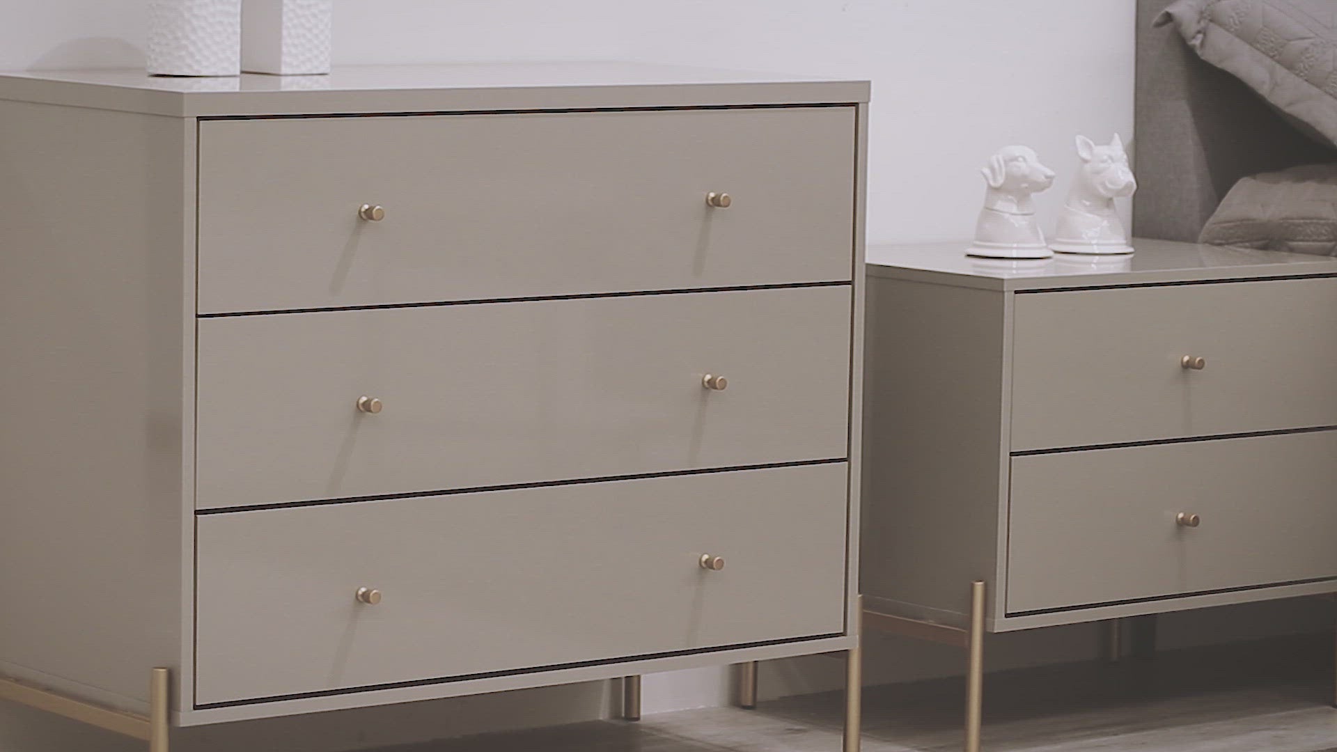 Cômoda Jasper 3 Gavetas 94cm Branco Gloss com Dourado