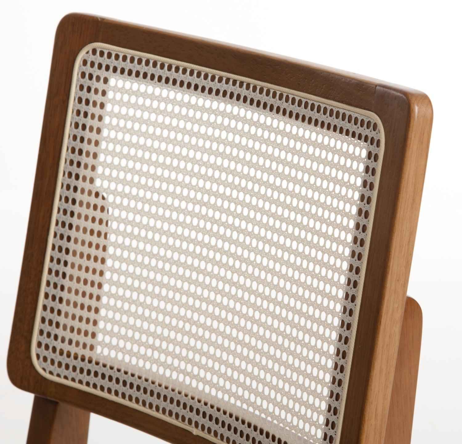 Cadeira de Madeira Saga Linho Bege